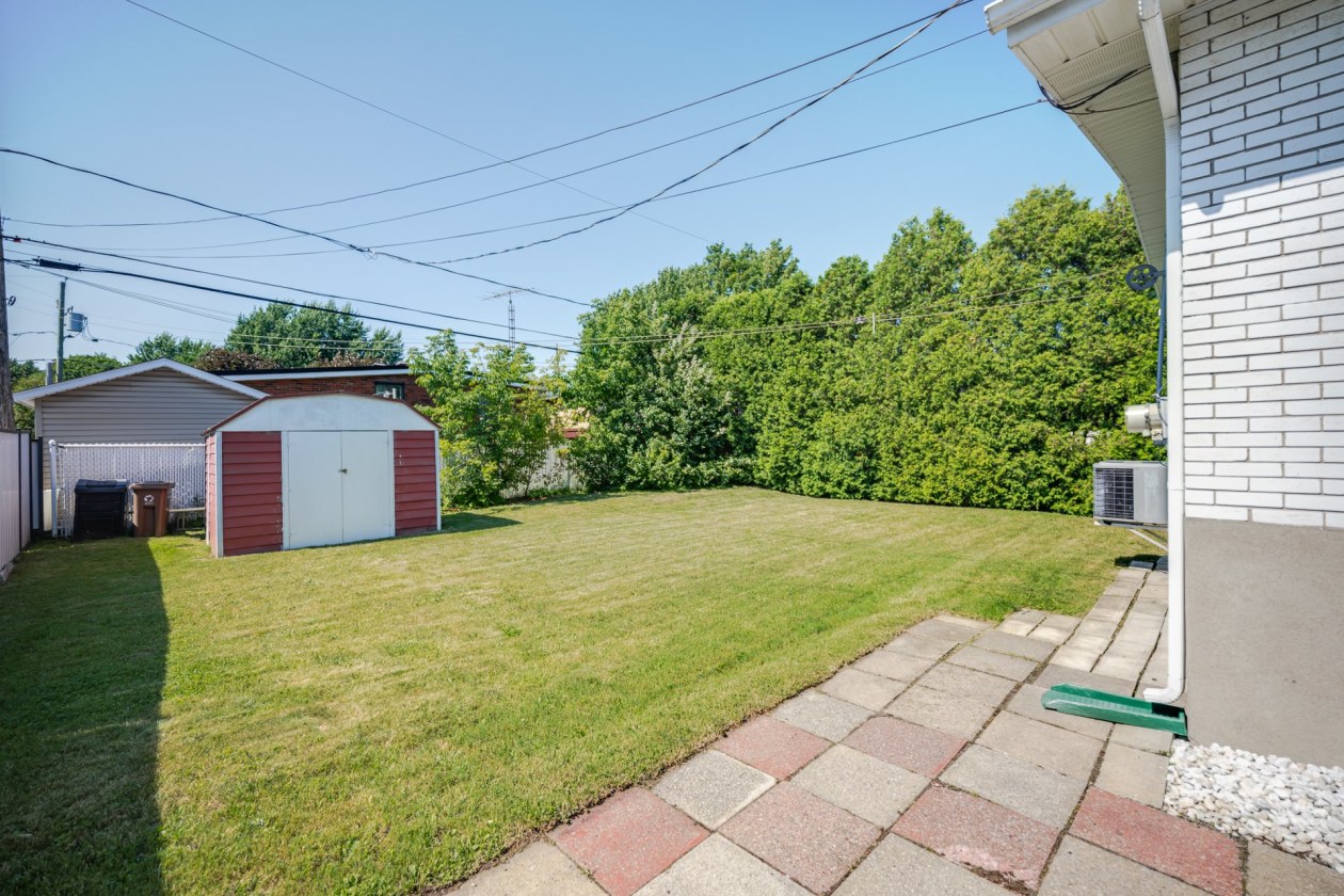 Cour — 6030, Rue Arthur, Brossard, J4Z1E5, Brossard
