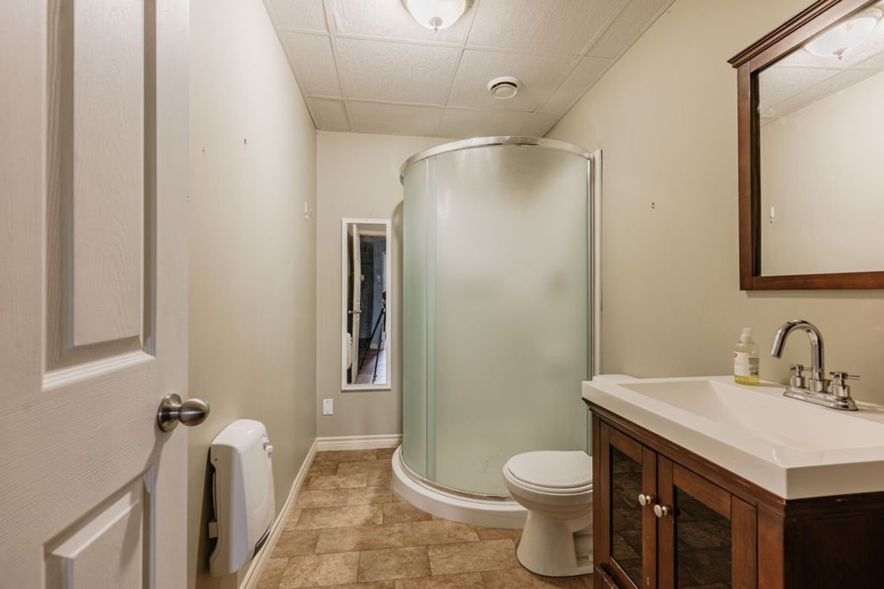 Salle de bains — 158, Rue Girard, Saint-Gédéon, G0W2P0, Saint-Gédéon