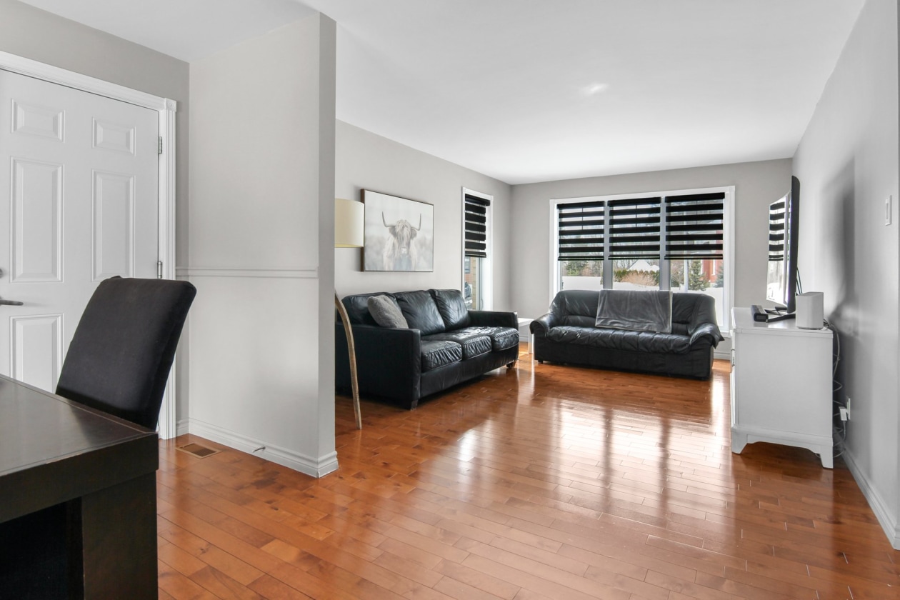Salon — 967, Rue des Carcajous, Saguenay (Chicoutimi), G7J0A9, Saguenay (Chicoutimi)
