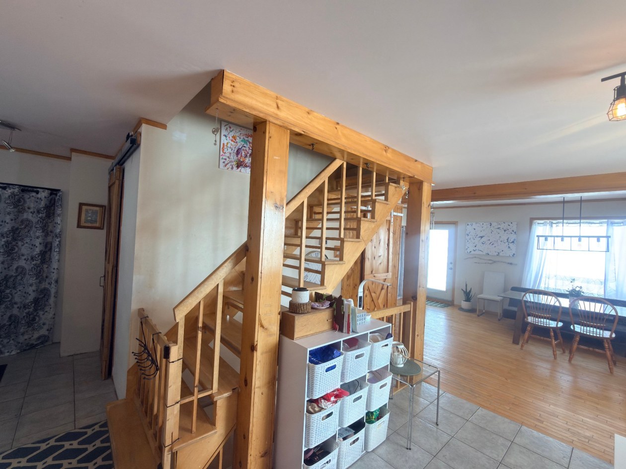 Escalier — 691, Boul. de l'Anse, Roberval, G8H1Z1, Roberval