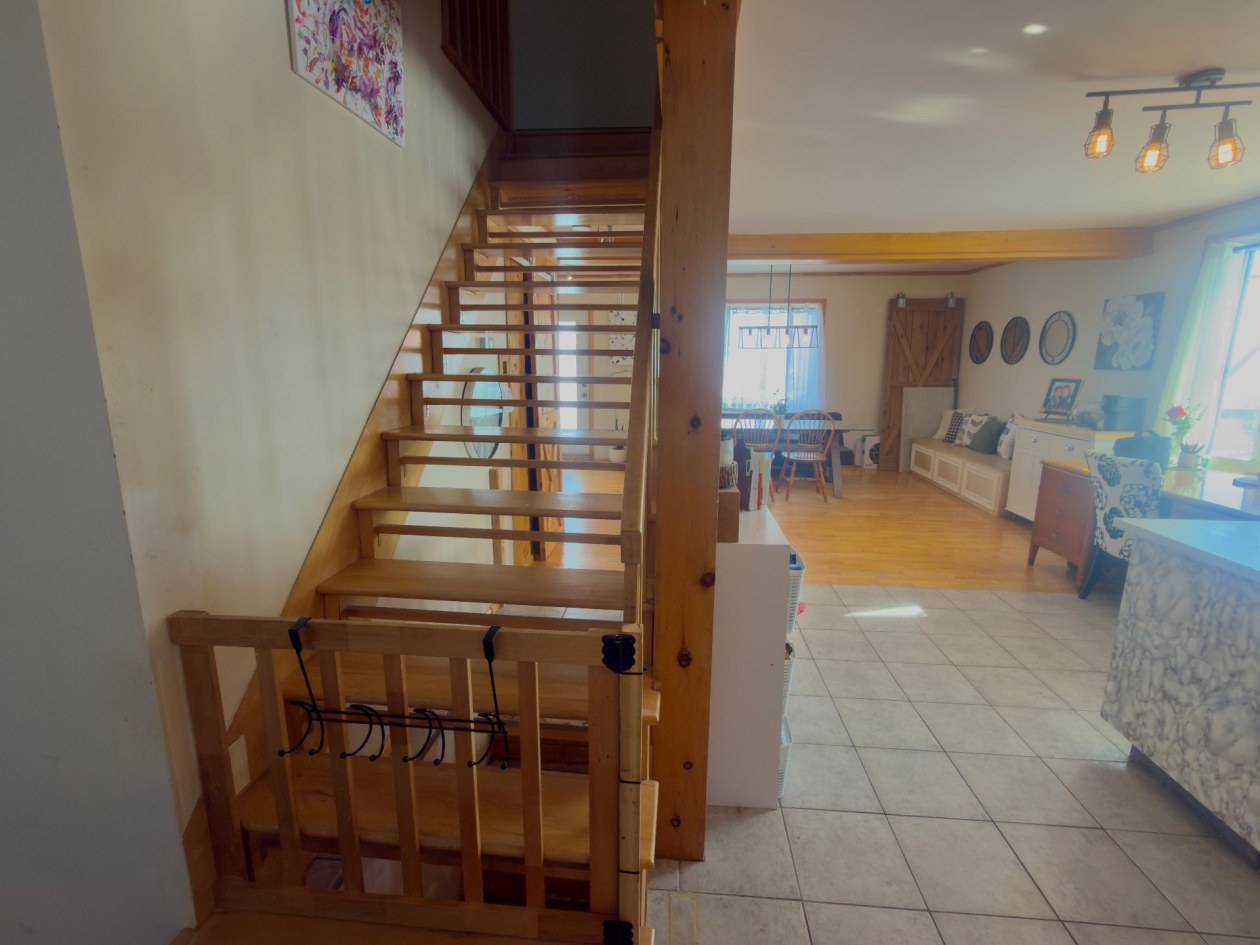 Escalier — 691, Boul. de l'Anse, Roberval, G8H1Z1, Roberval