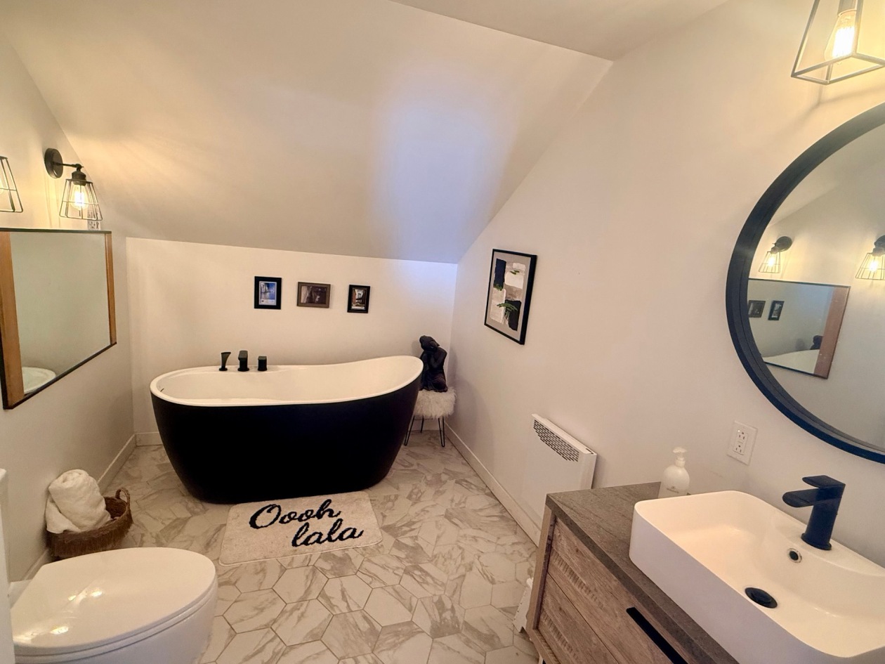 Salle de bains — 691, Boul. de l'Anse, Roberval, G8H1Z1, Roberval