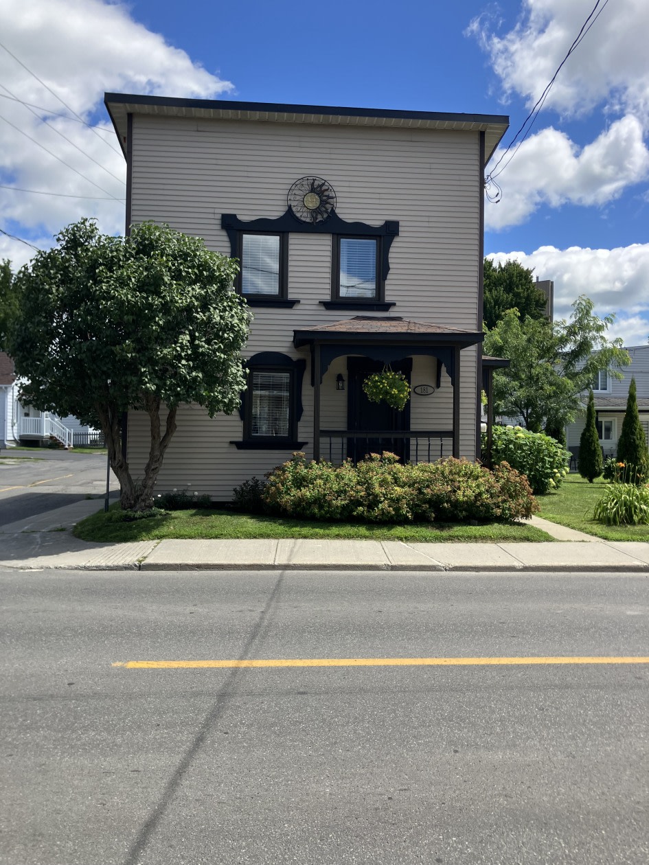 181 Chemin Larocque — photo 1