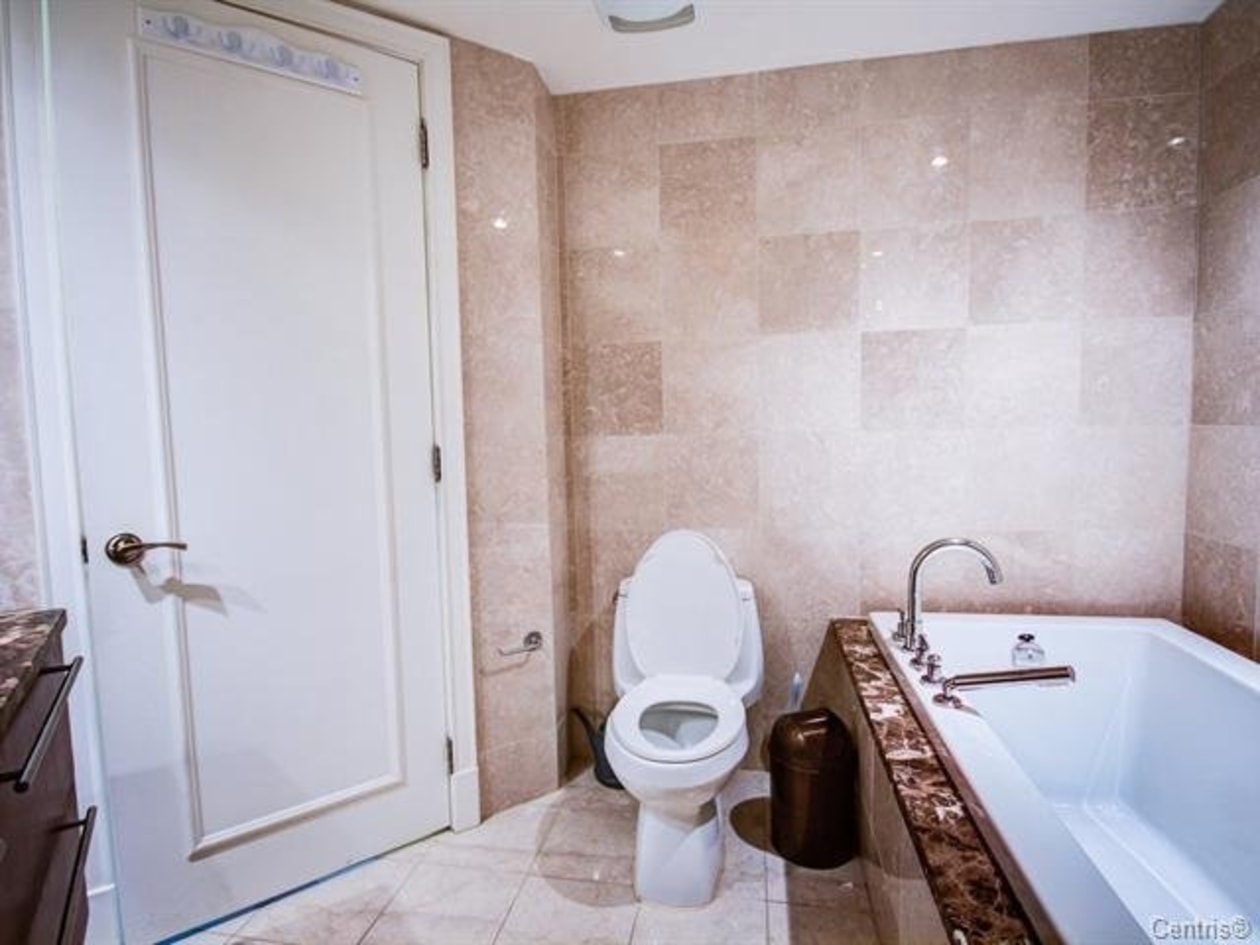 Salle de bains — 2000, Rue Drummond, 807, Montréal (Ville-Marie), H3G2X1, Montréal (Ville-Marie)