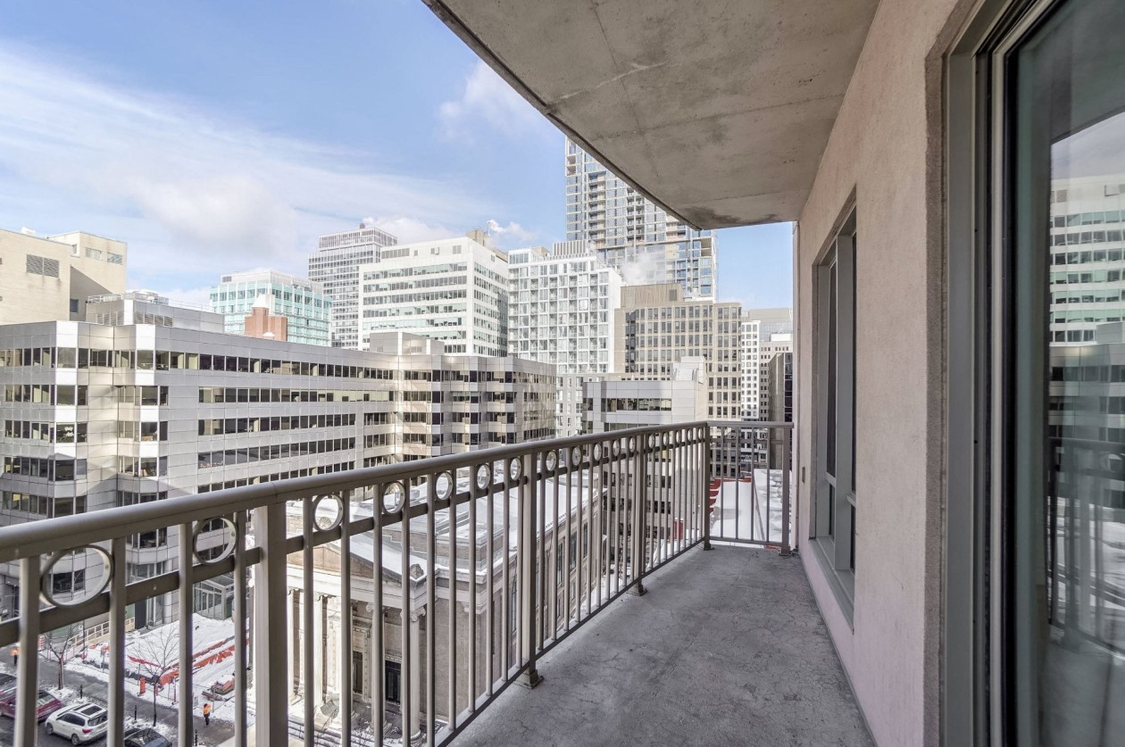 Balcon — 2000, Rue Drummond, 807, Montréal (Ville-Marie), H3G2X1, Montréal (Ville-Marie)