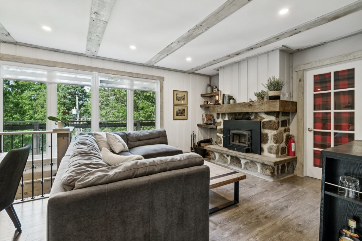 Salon — 62, Rue Sunset, Morin-Heights, J0R1H0, Morin-Heights