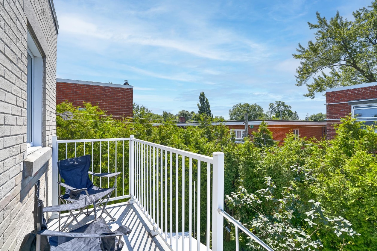 Balcon — 1300 - 1302, Rue Couvrette, Montréal (Saint-Laurent), H4L4T5, Montréal (Saint-Laurent)