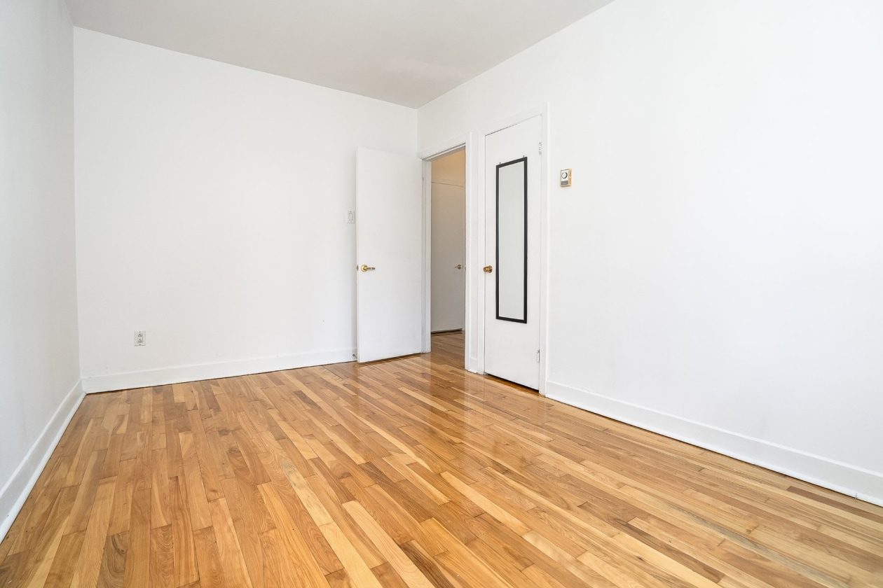 Chambre à coucher — 1300 - 1302, Rue Couvrette, Montréal (Saint-Laurent), H4L4T5, Montréal (Saint-Laurent)