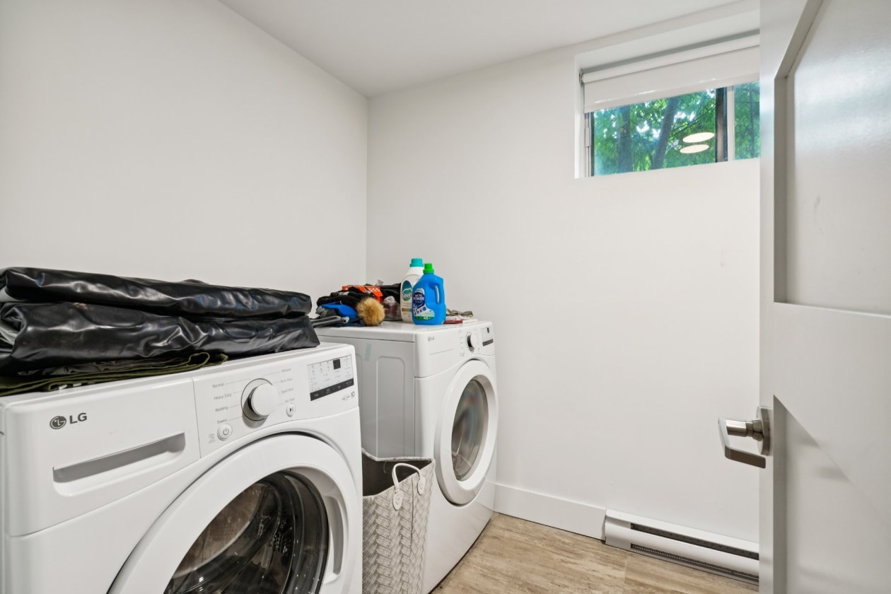 Salle de lavage — 3090 - 3100, Boul. St-Joseph, Montréal (Lachine), H8S2P4, Montréal (Lachine)