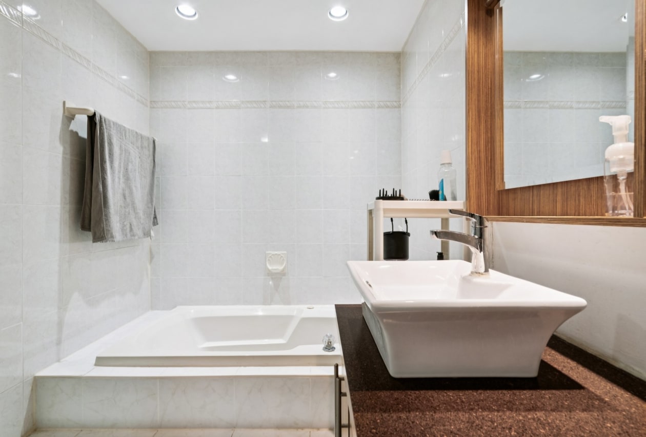 Salle de bains — 11, 65e Avenue, A, Montréal (LaSalle), H8P3E3, Montréal (LaSalle)