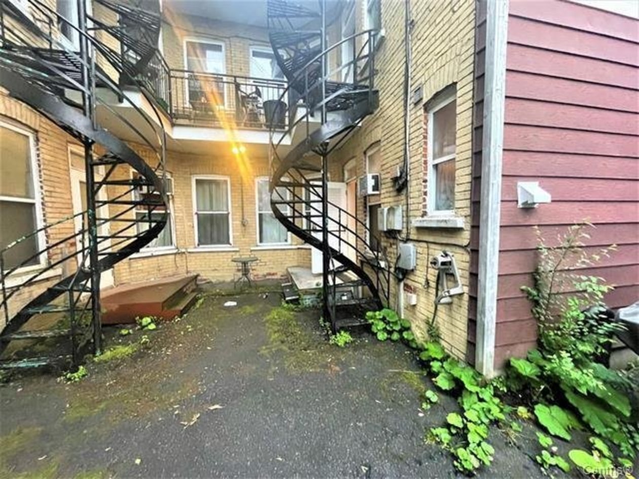 Cour — 6601 - 6605, Rue St-Denis, Montréal (Rosemont/La Petite-Patrie), H2S2S1, Montréal (Rosemont/La Petite-Patrie)