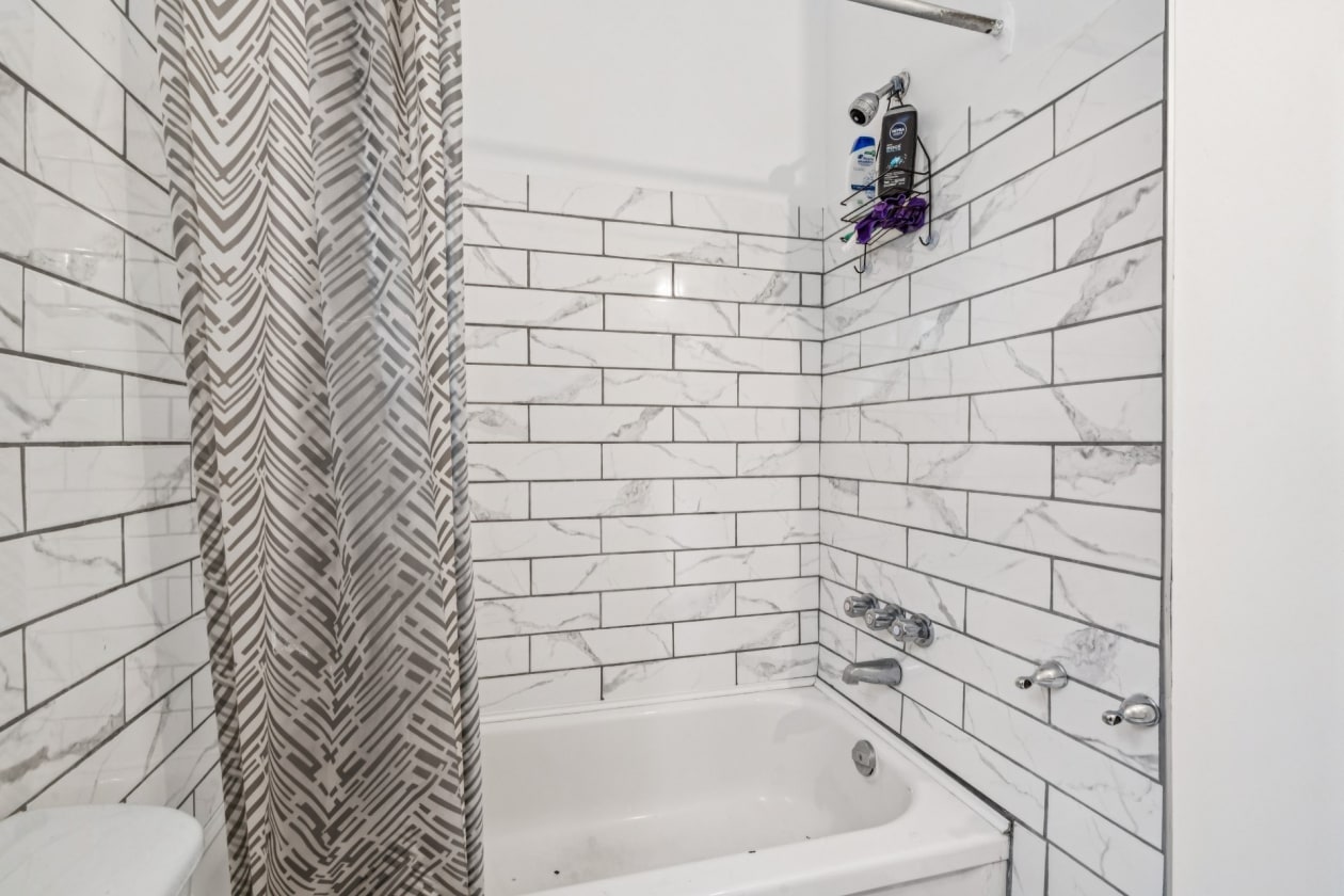 Salle de bains — 5735, Rue Marquette, Montréal (Rosemont/La Petite-Patrie), H2G2X8, Montréal (Rosemont/La Petite-Patrie)