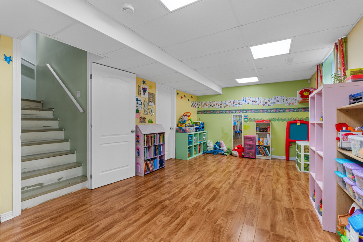 Salle familiale — 4059, Rue Aubert, Laval (Fabreville), H7R0B4, Laval (Fabreville)
