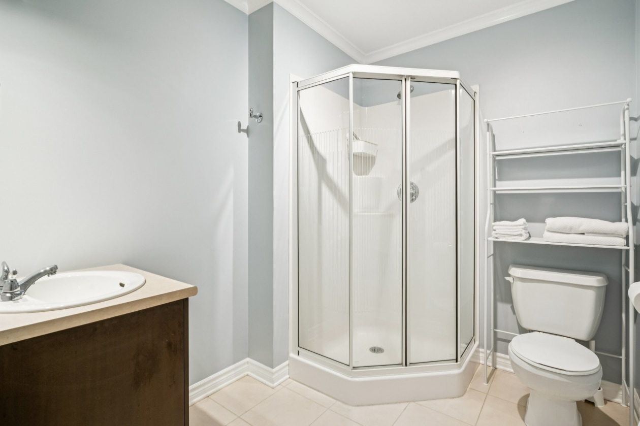 Salle de bains — 120, Rue du Sanctuaire, 4, Sainte-Julie, J3E0B4, Sainte-Julie