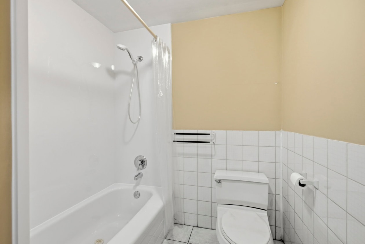Salle de bains — 3019, Rue Paul-Pau, Montréal (Mercier/Hochelaga-Maisonneuve), H1L4M2, Montréal (Mercier/Hochelaga-Maisonneuve)