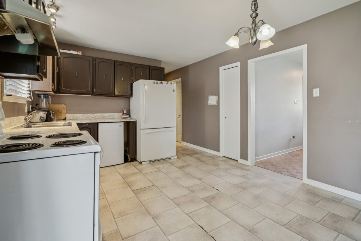 Photo 4 — 1260 Rue Centrale, Sainte-Catherine, J5C 1A2, Sainte-Catherine