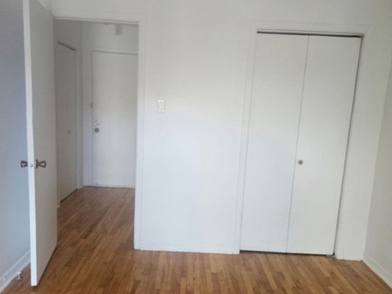 Chambre à coucher — 10595 - 10599, Boul. St-Laurent, Montréal (Ahuntsic-Cartierville), H3L2P5, Montréal (Ahuntsic-Cartierville)