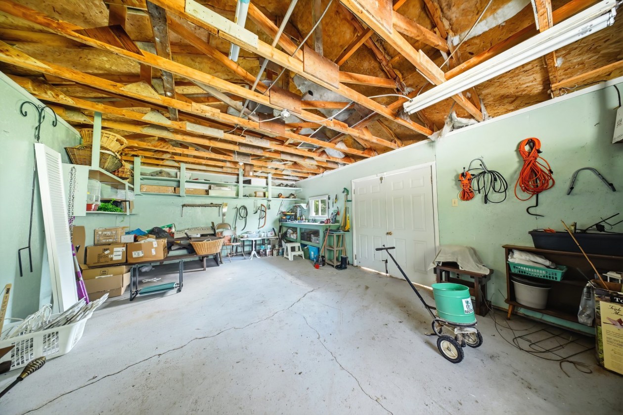 Garage — 250, Ch. du Lac-Caché, Saint-David-de-Falardeau, G0V1C0, Saint-David-de-Falardeau