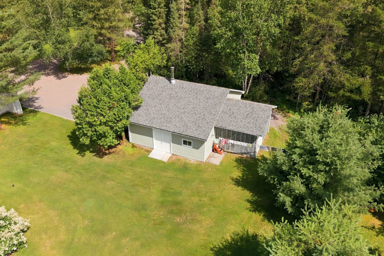 Garage — 250, Ch. du Lac-Caché, Saint-David-de-Falardeau, G0V1C0, Saint-David-de-Falardeau