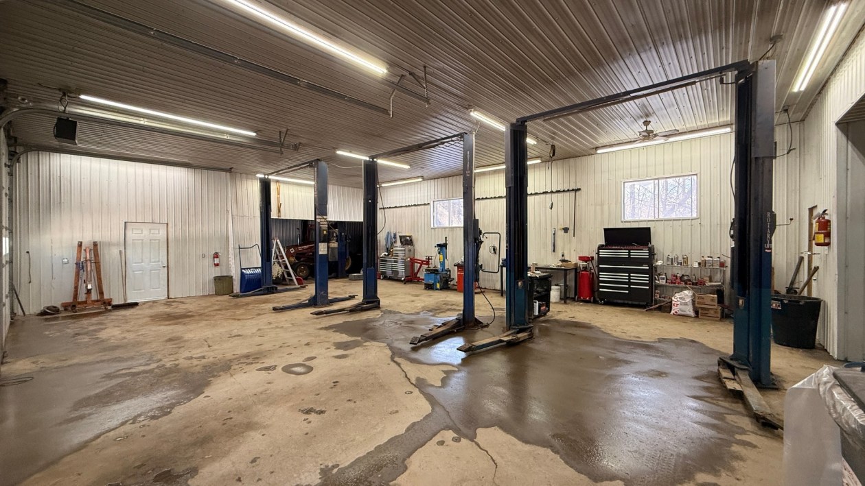 Garage — 525, Rue du Ruisseau-Martin, Trois-Rivières, G8T1E2, Trois-Rivières