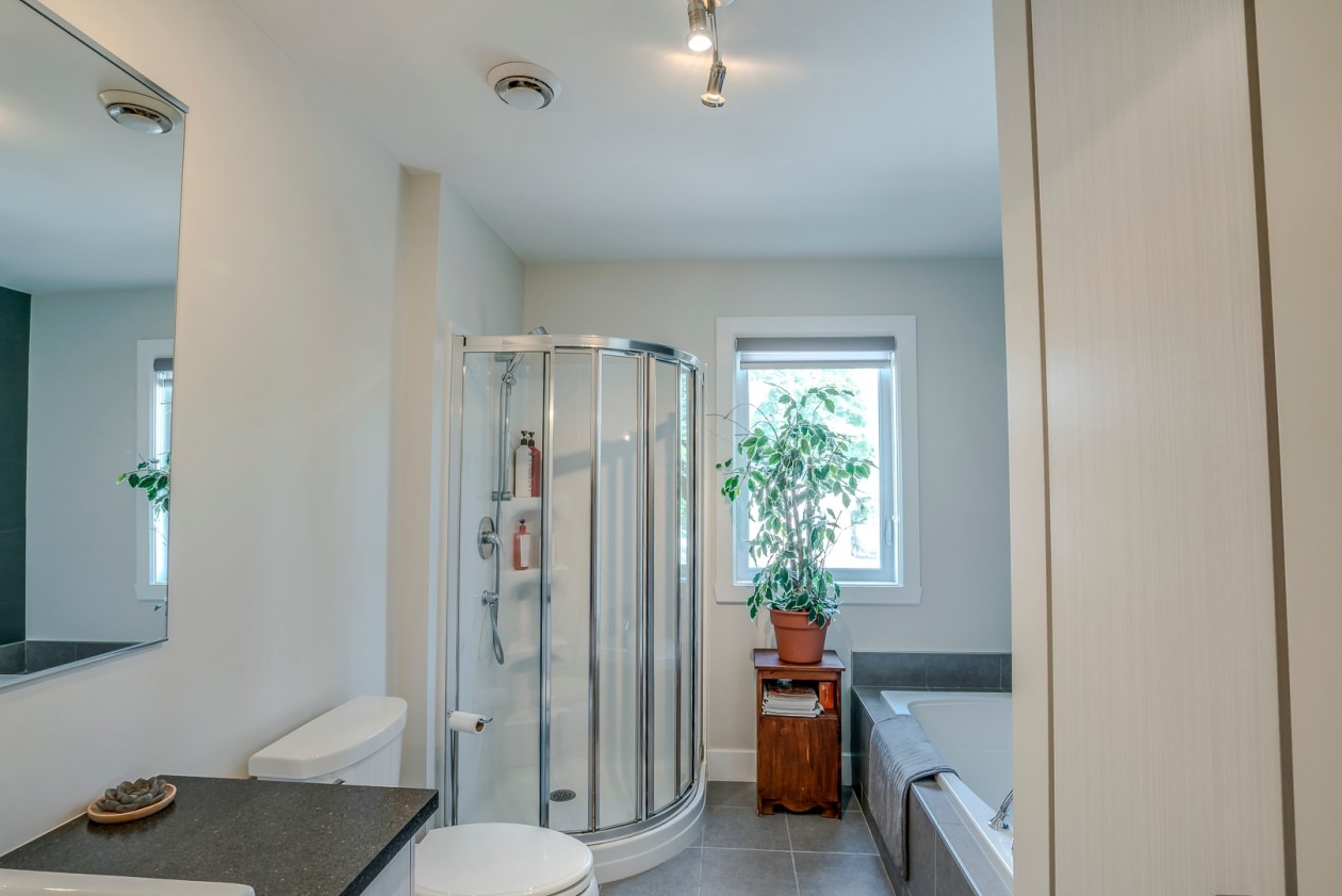 Salle de bains — 1435, Rue Notre-Dame, 207, L'Ancienne-Lorette, G2E3A8, L'Ancienne-Lorette
