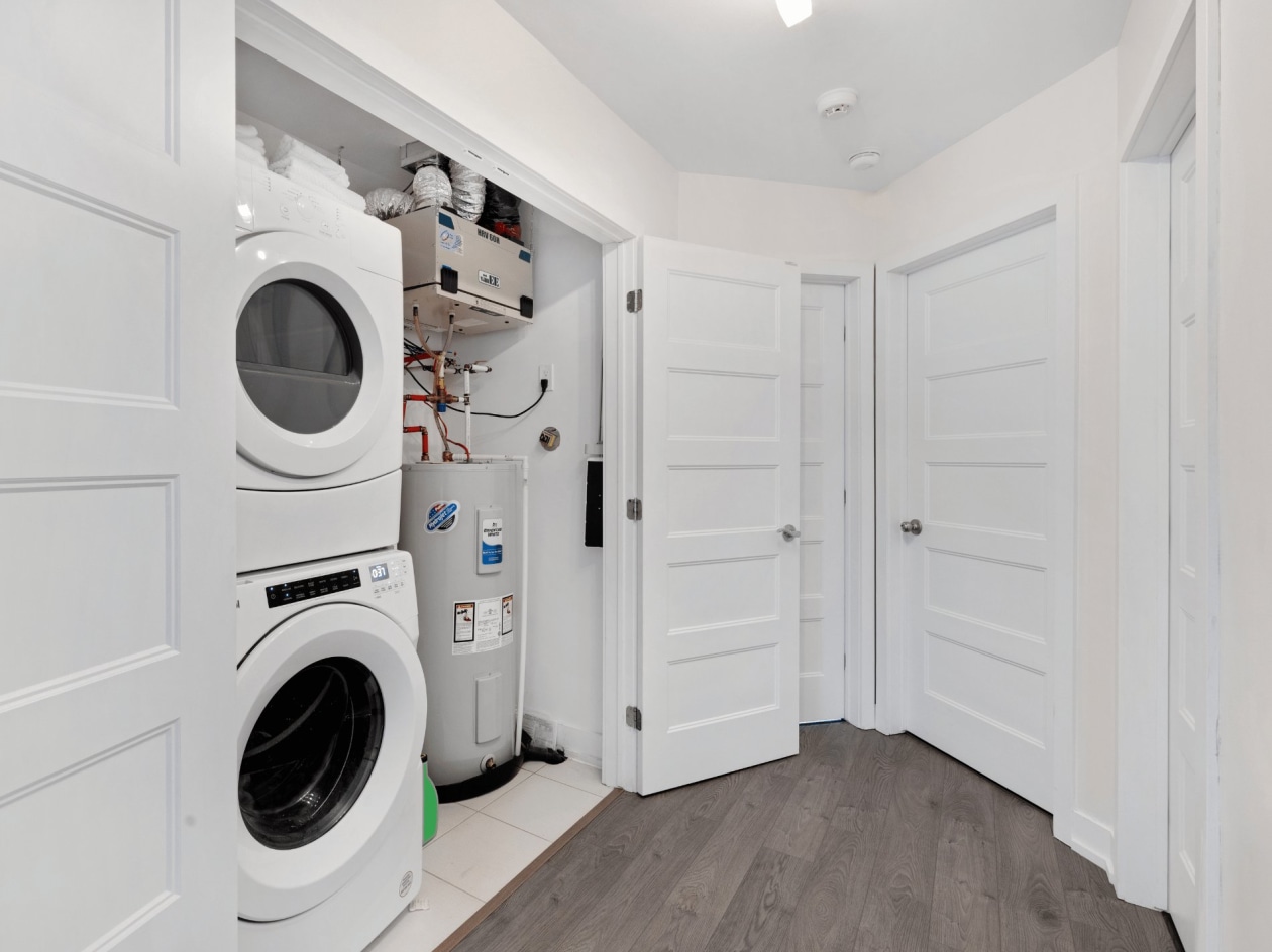 Salle de lavage — 2410, Rue Préfontaine, Longueuil (Le Vieux-Longueuil), J4K3Y2, Longueuil (Le Vieux-Longueuil)