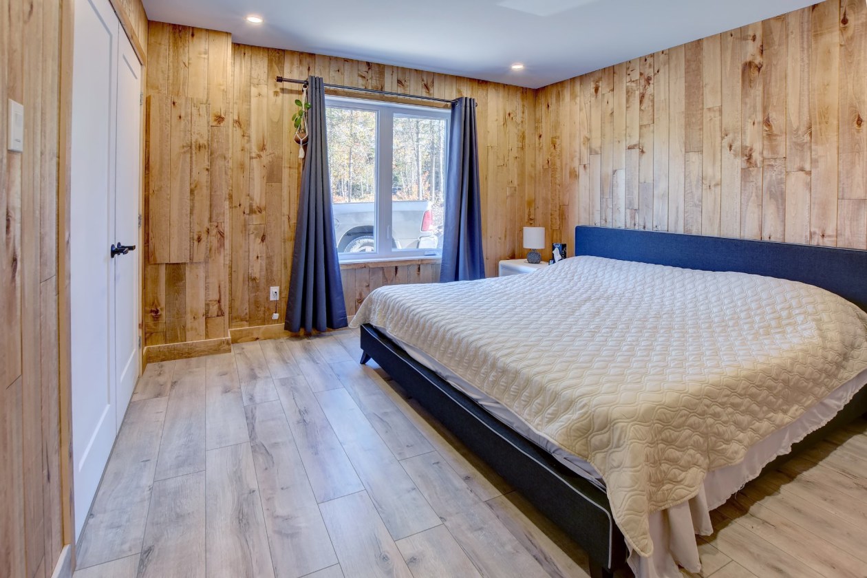 Chambre à coucher principale — 11, Ch. des Noisettes, Saint-Michel-des-Saints, J0K3B0, Saint-Michel-des-Saints