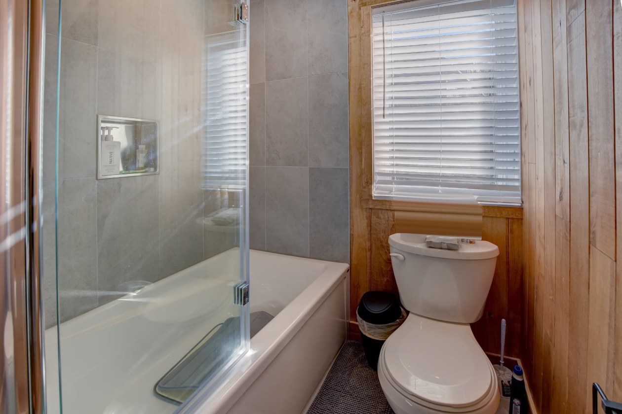 Salle de bains — 11, Ch. des Noisettes, Saint-Michel-des-Saints, J0K3B0, Saint-Michel-des-Saints