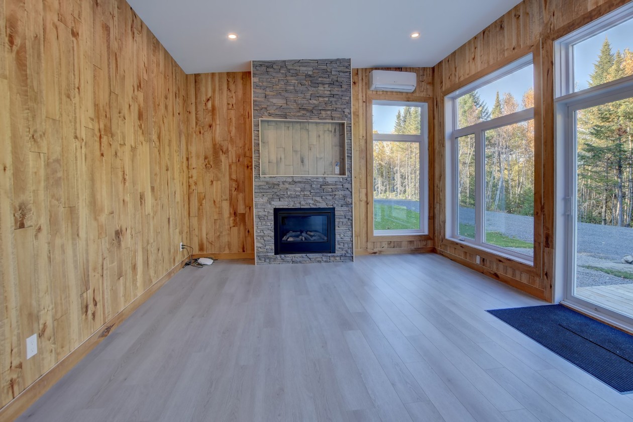 Salon — 130, Ch. des Aigles, Saint-Michel-des-Saints, J0K3B0, Saint-Michel-des-Saints