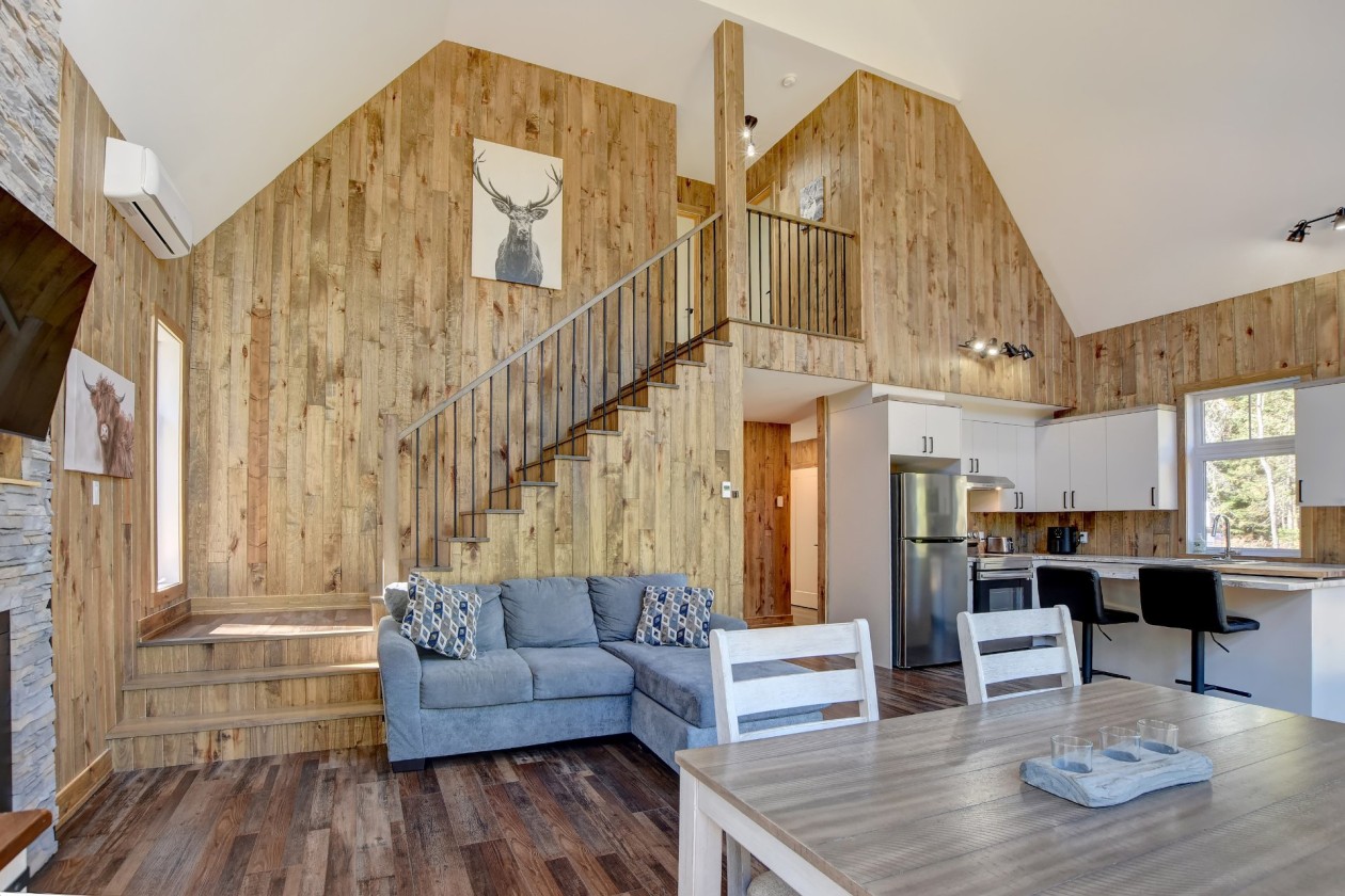 Salon — 851, Ch. du Lac-à-la-Truite, Saint-Michel-des-Saints, J0K3B0, Saint-Michel-des-Saints