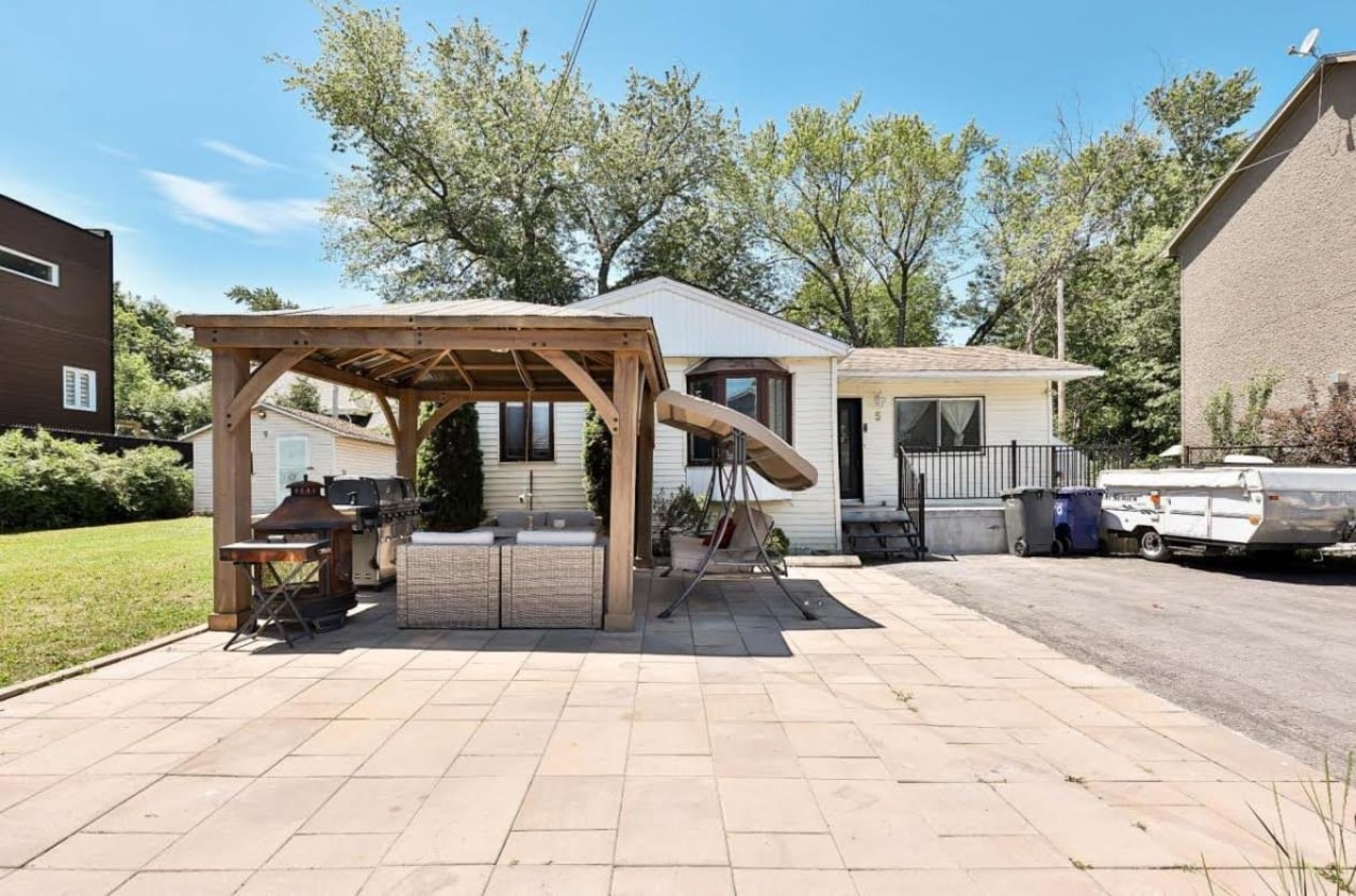 Cour — 5, Tsse Bellefeuille, Laval (Saint-François), H7J1C3, Laval (Saint-François)