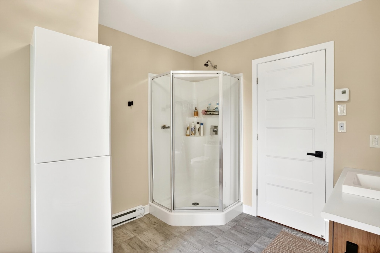Salle de bains — 112, Rue du Quartier, Sainte-Sophie, J5J0P6, Sainte-Sophie