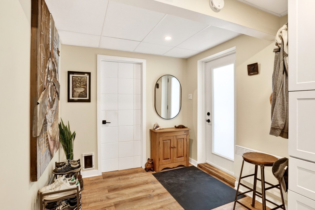 Salle familiale — 112, Rue du Quartier, Sainte-Sophie, J5J0P6, Sainte-Sophie