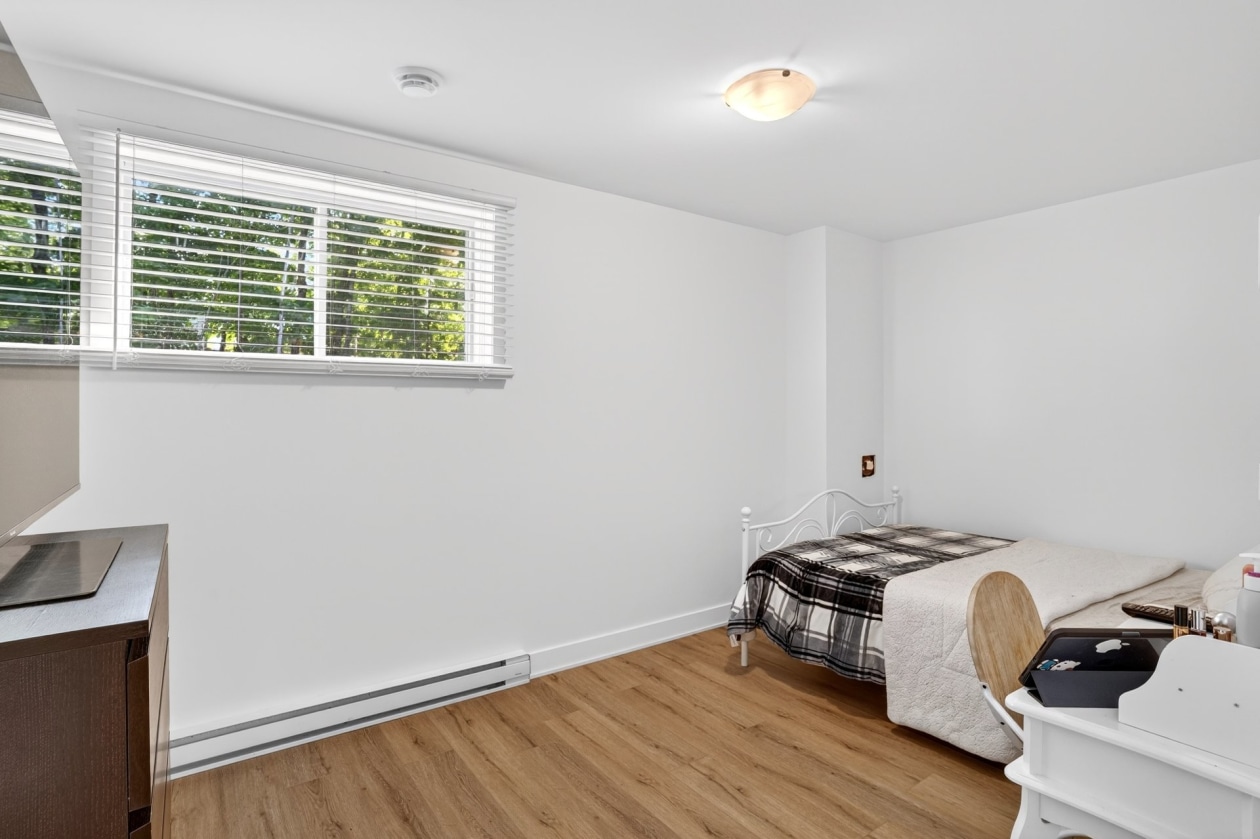 Chambre à coucher — 409, Rue des Étoiles, Saint-Hippolyte, J8A0L7, Saint-Hippolyte