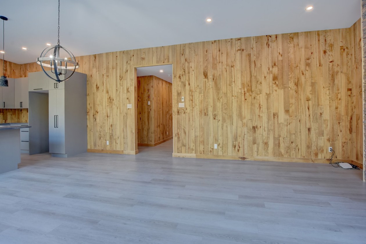 Salon — 130, Ch. des Aigles, Saint-Michel-des-Saints, J0K3B0, Saint-Michel-des-Saints