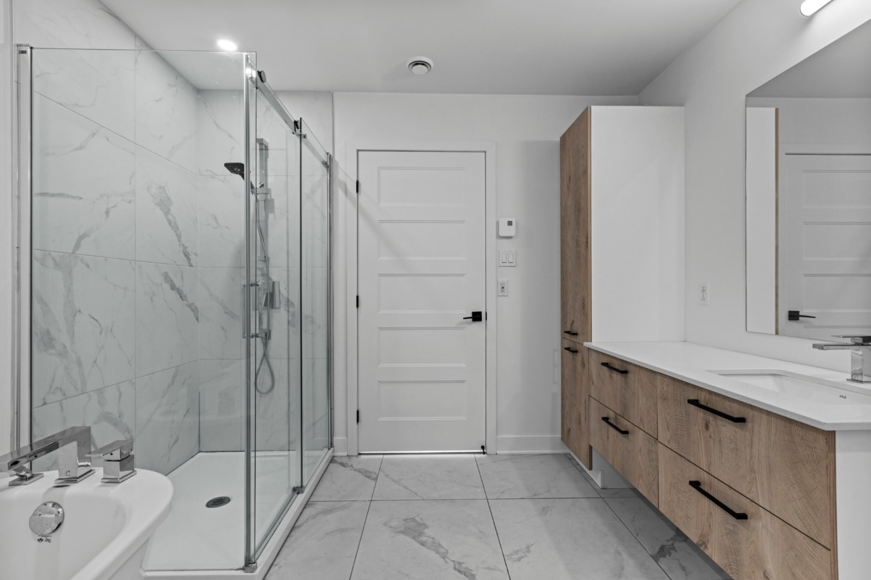 Salle de bains — 13225, Boul. du Curé-Labelle, Mirabel, J7J2T3, Mirabel