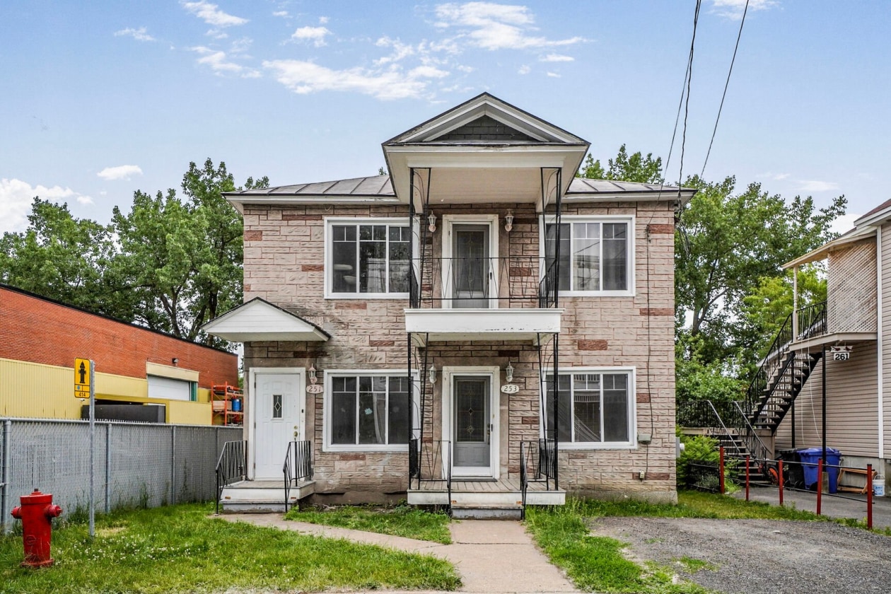 Façade — 251 - 253, Rue De Frontenac, Berthierville, J0K1A0, Berthierville