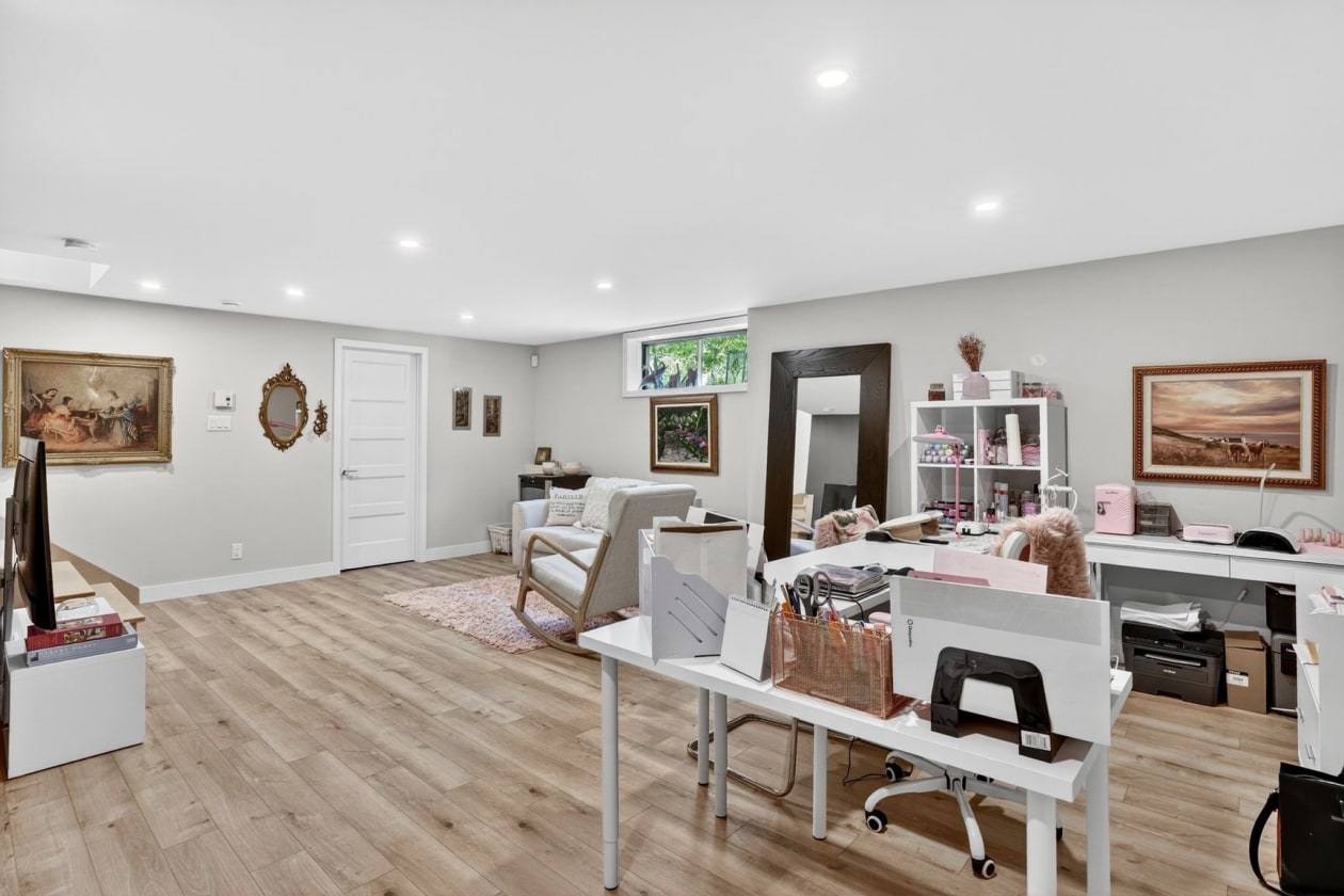 Salle familiale — 11570 - 11572, Rue Aumont, Mirabel, J7N3A4, Mirabel