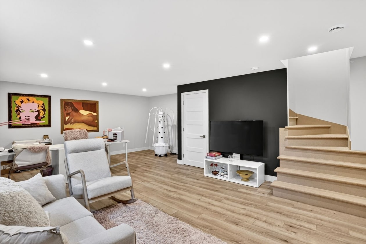 Salle familiale — 11570 - 11572, Rue Aumont, Mirabel, J7N3A4, Mirabel