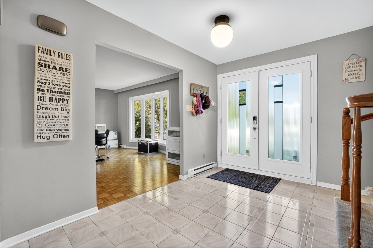 Hall d'entrée — 19470, Boul. Elkas, Kirkland, H9J3L3, Kirkland