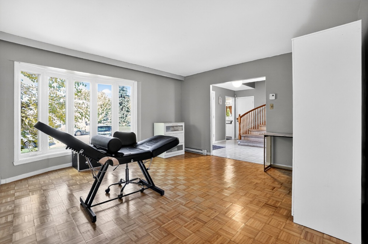 Salon — 19470, Boul. Elkas, Kirkland, H9J3L3, Kirkland