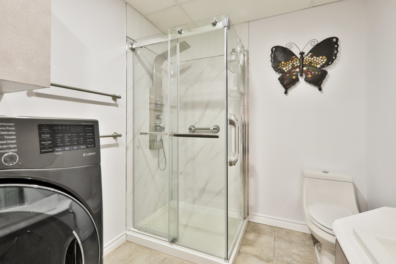 Salle de bains — 8377, Rue Marius-Barbeau, Laval (Saint-François), H7A3N8, Laval (Saint-François)