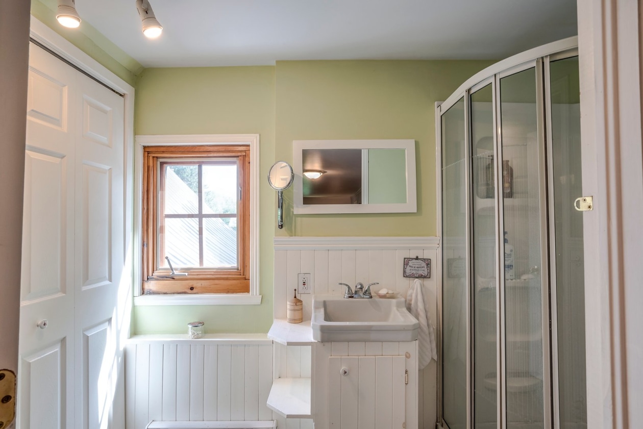 Salle de bains — 148, Rg des Moulanges, Saint-Apollinaire, G0S2E0, Saint-Apollinaire