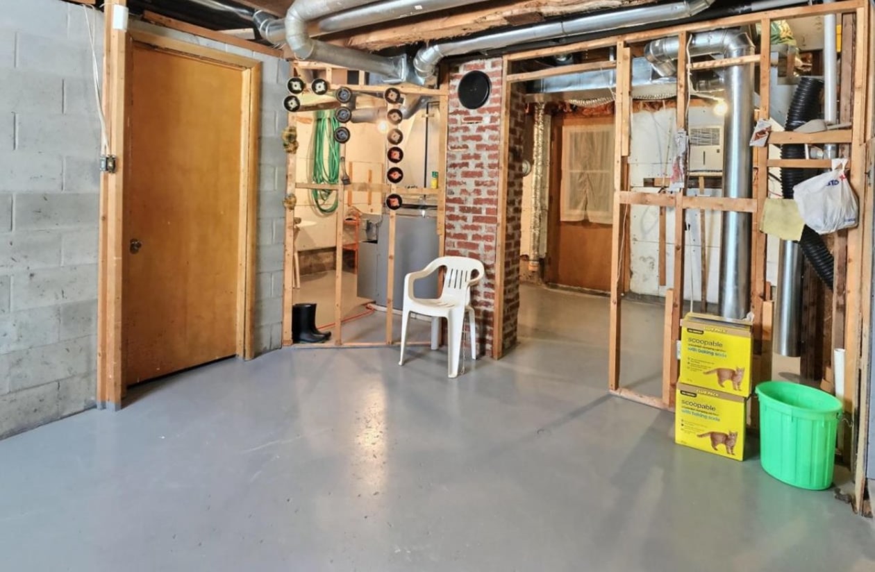 Sous-sol — 148, Route 108, Lingwick, J0B2Z0, Lingwick