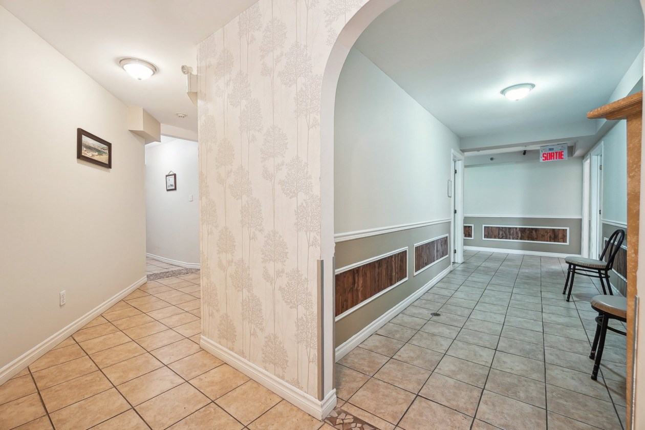 Corridor — 65, Rue Ste-Anne, L'Épiphanie, J5X3Z9, L'Épiphanie