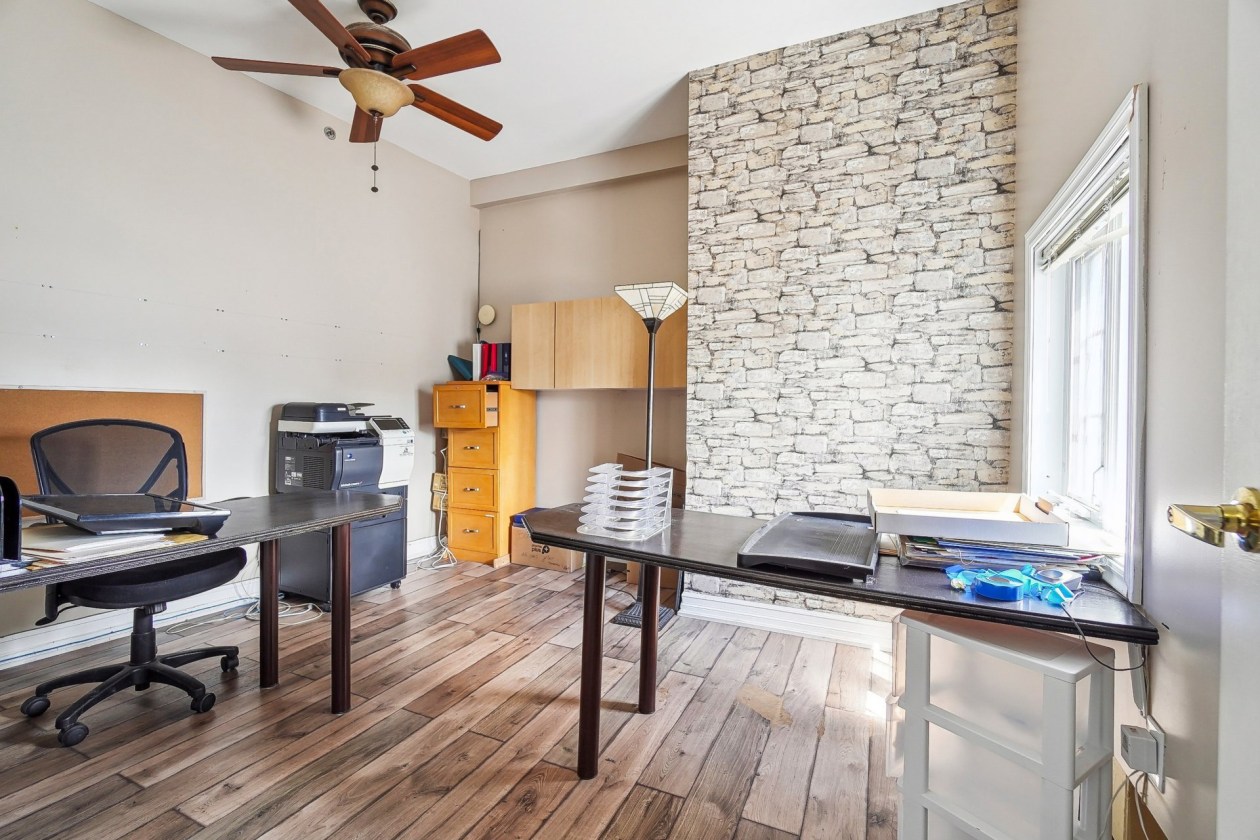 Bureau — 65, Rue Ste-Anne, L'Épiphanie, J5X3Z9, L'Épiphanie