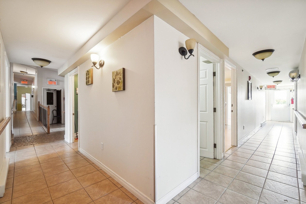 Corridor — 65, Rue Ste-Anne, L'Épiphanie, J5X3Z9, L'Épiphanie