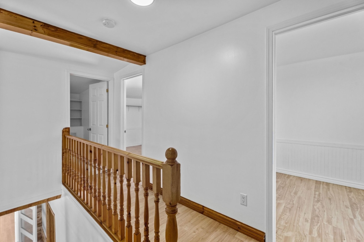 Corridor — 280Z, Rg Montcalm, Saint-Esprit, J0K2L0, Saint-Esprit