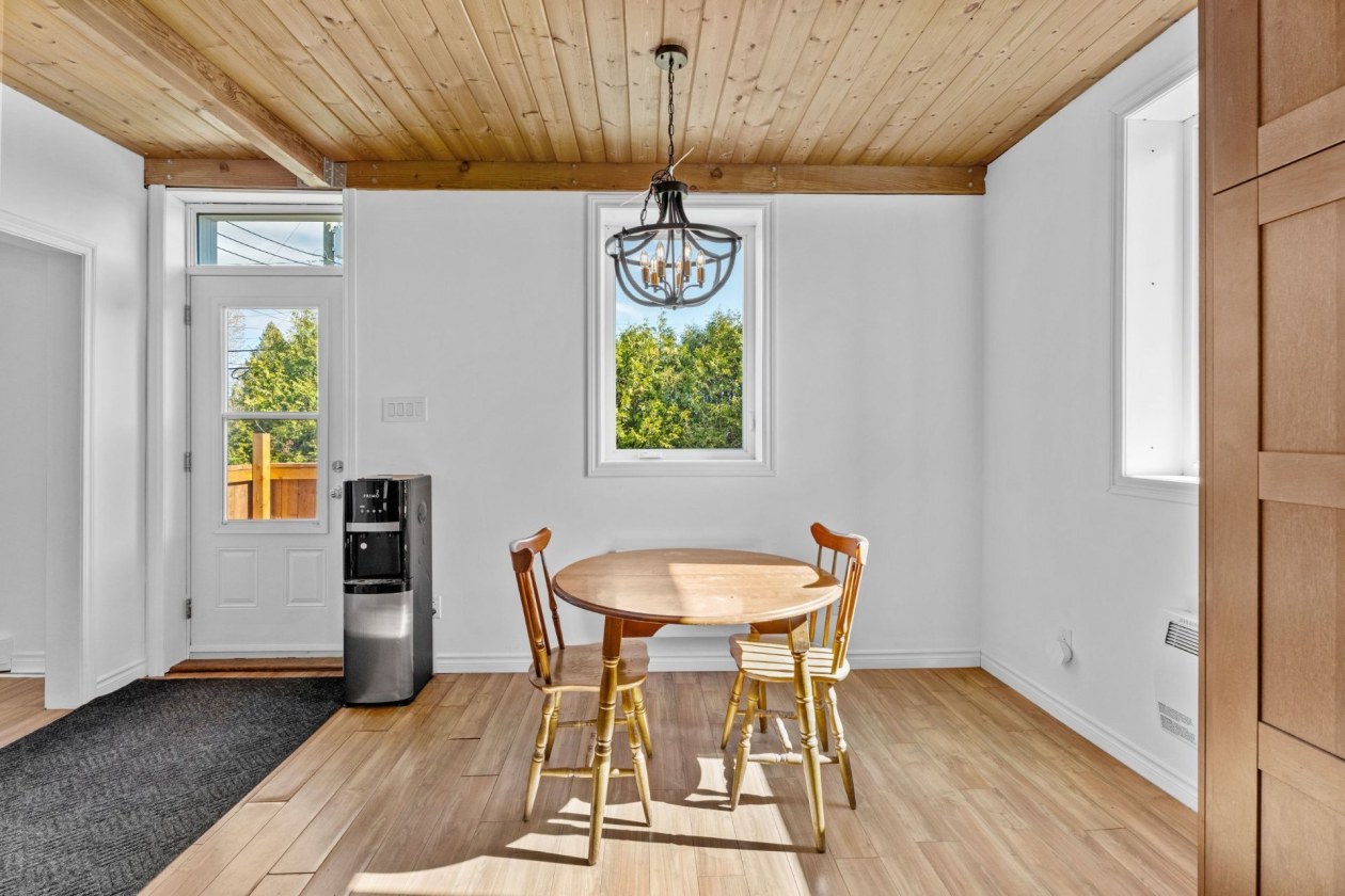 Salle à manger — 280Z, Rg Montcalm, Saint-Esprit, J0K2L0, Saint-Esprit