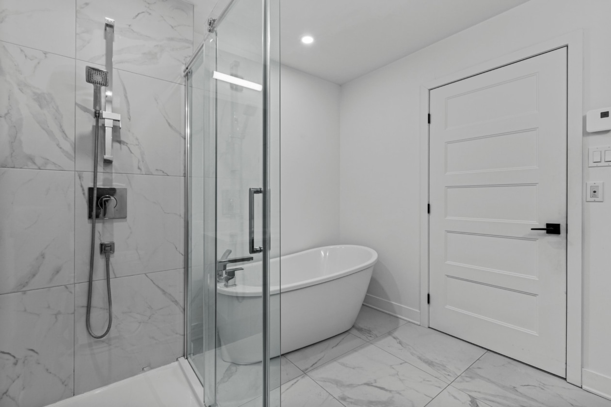 Salle de bains — 13225, Boul. du Curé-Labelle, Mirabel, J7J2T3, Mirabel